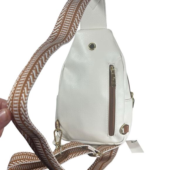 Bostanten White Faux Leather Sling Backpack Crossbody Bag w/Adjustable Strap NEW - Picture 3 of 7